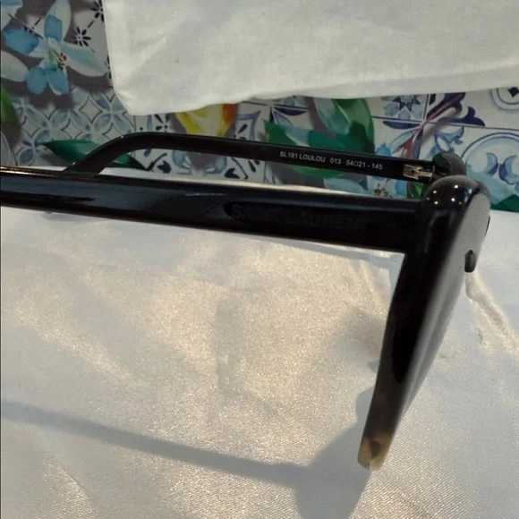 Saint Laurent Black Heart Sunglasses - Picture 2 of 8